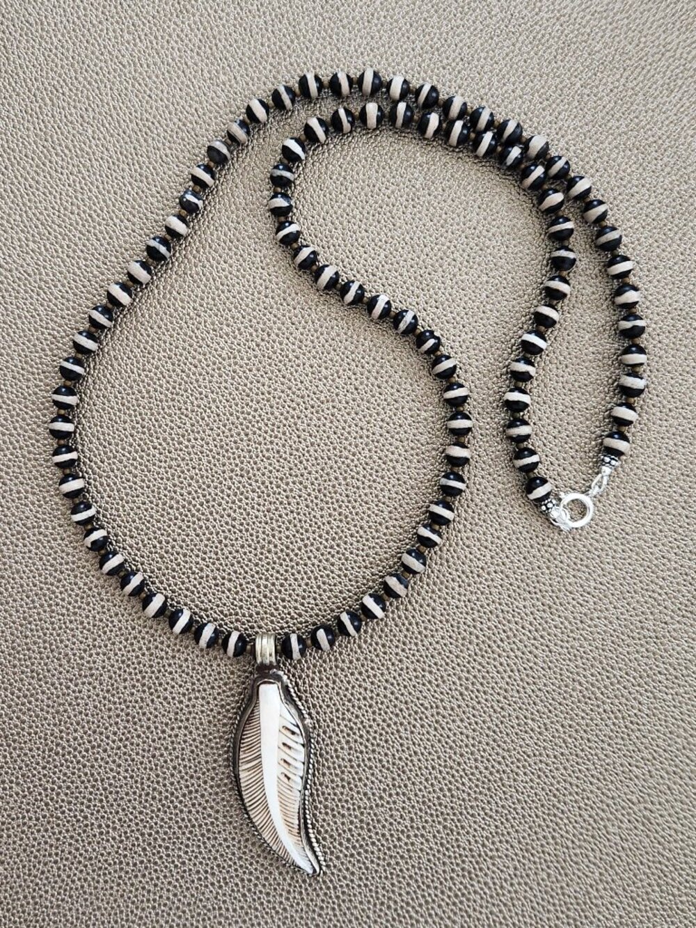 BLACK & WHITE TIBETAN AGATE NECKLACE WITH FEATHER PENDANT-28"